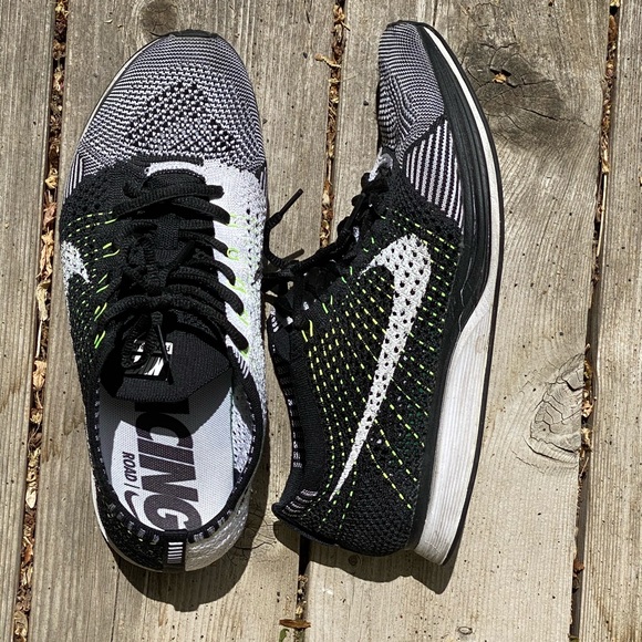 Men’s Nike Flyknit Racer - Picture 8 of 13